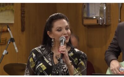 Crystal Gayle Teams Up with The Glenn Miller Orchestra